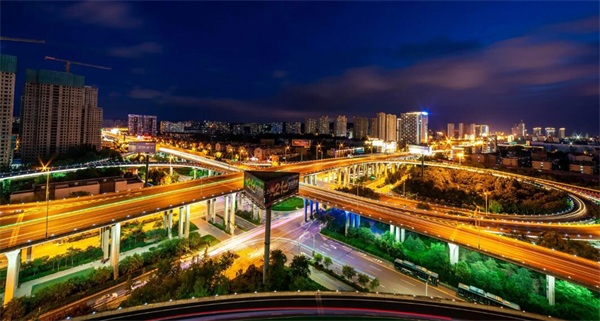 從業亮化設計應當具備哪些亮化資質？必須配備什么人員？